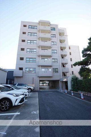グレース川村