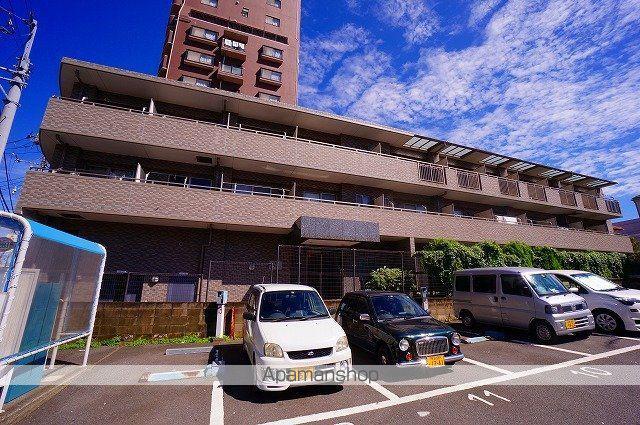 スペシアス
