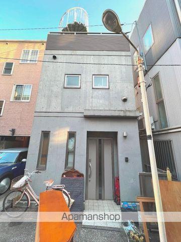 東京都渋谷区代々木1丁目の建物