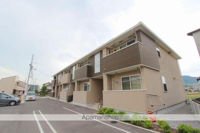 香川県高松市牟礼町牟礼の建物