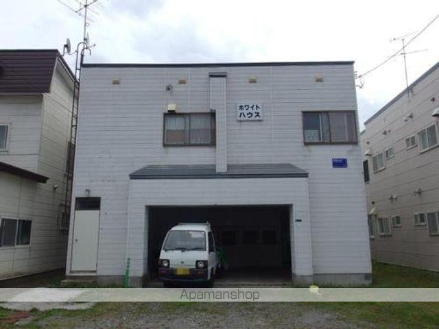 ホワイトハウス(1DK/2階)