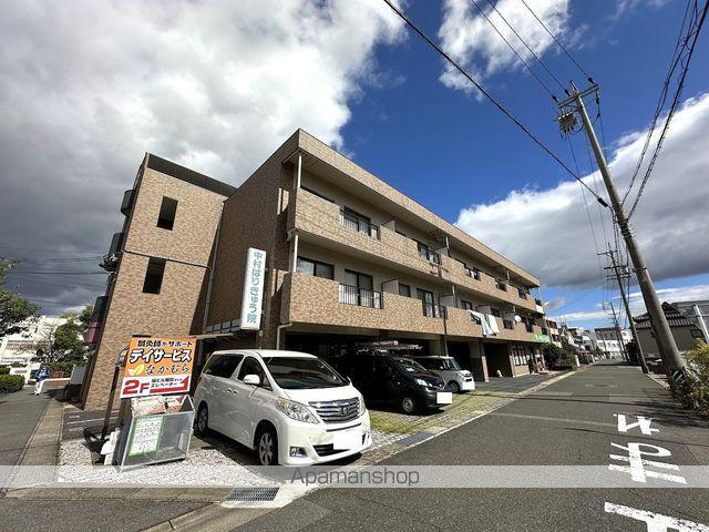 愛知県半田市出口町1丁目の建物