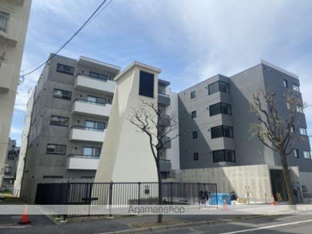 リベルテスクアール六番館