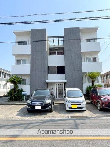 F RESIDENCE 