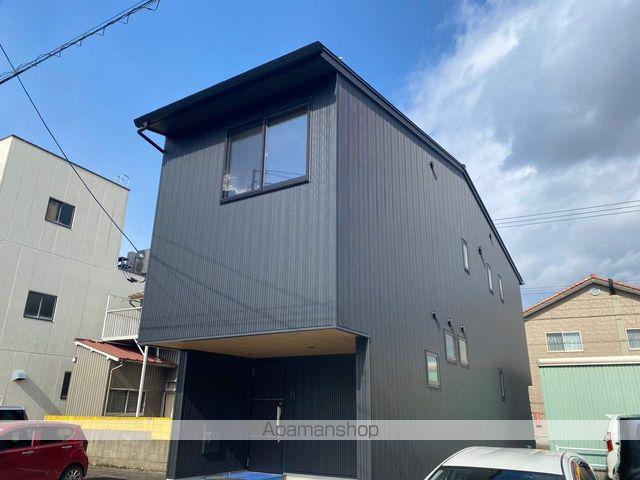 MM HOUSE 02