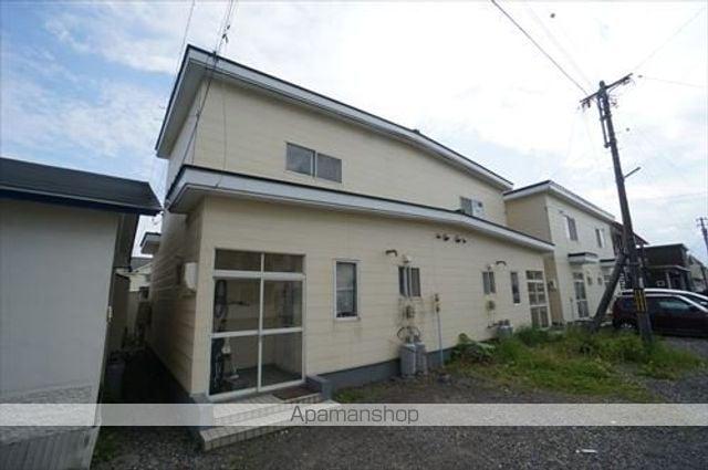 西１６北１丁目二戸貸家