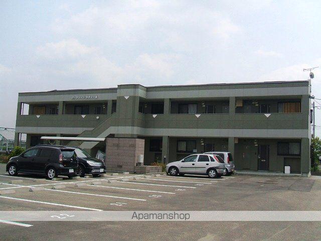 グリーンラティール