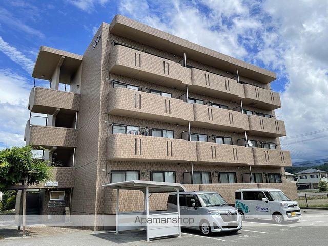 ウィステリア・コート