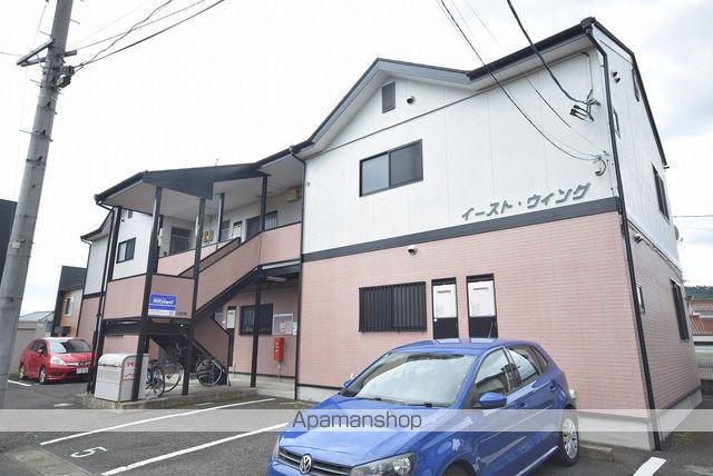 イーストウイング