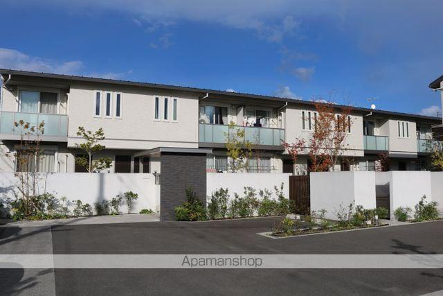 アズール ウィステリア A棟