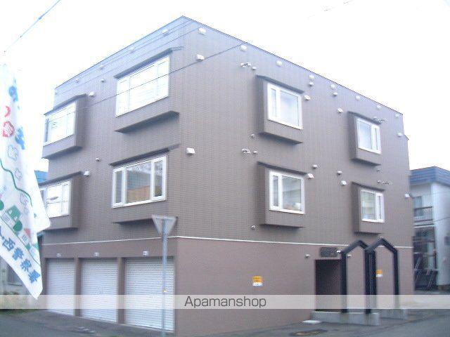 リア・クリスタル