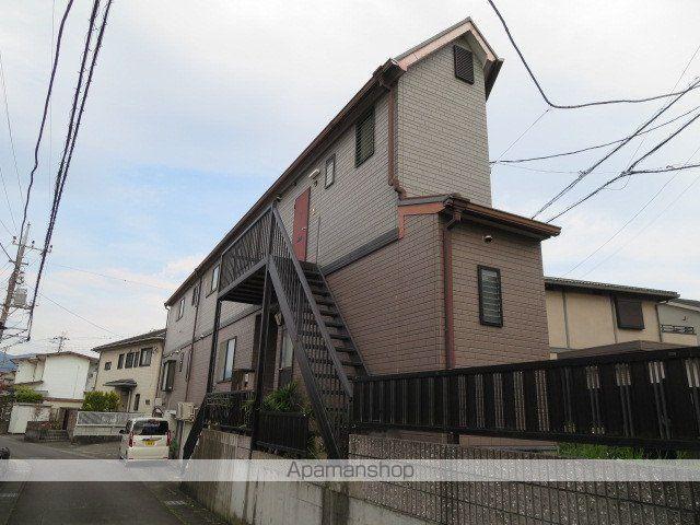 三角アパート