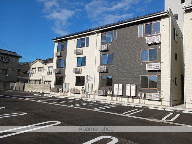 グリーンピア B