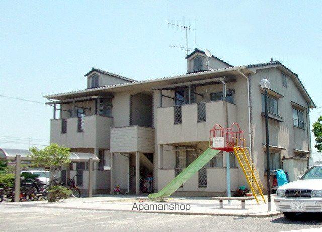 ファミーユ新涯 A