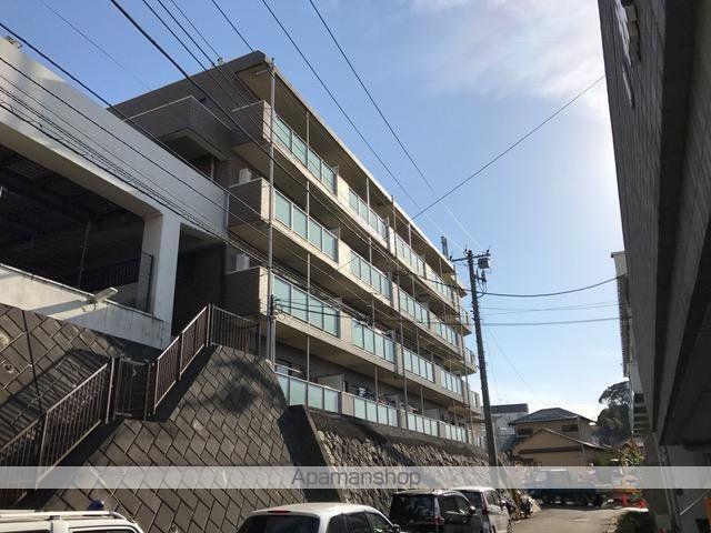 ヒルサイドクラタ