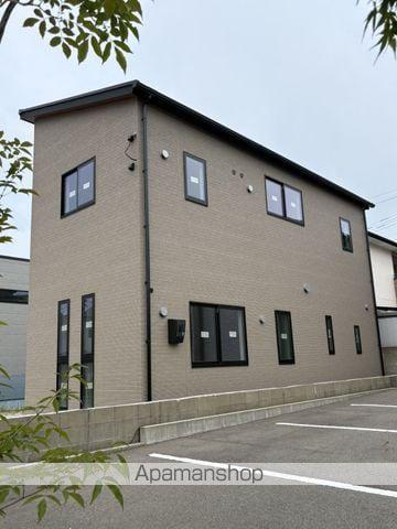 福岡市七隈線 福大前駅 徒歩17分 2階建 築1年