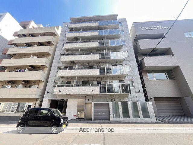 S-RESIDENCE近代美術館前