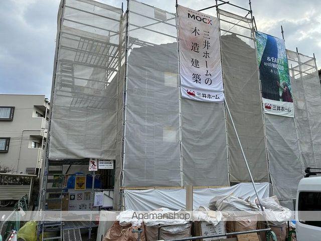 女鳥羽3丁目降駒様アパート