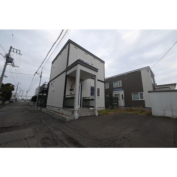 北海道札幌市白石区菊水上町二条3丁目の戸建賃貸