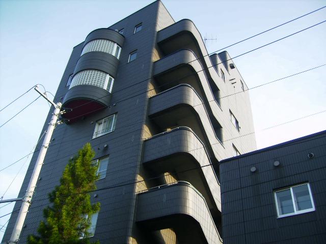 LOUVRE豊平(1K/2階)