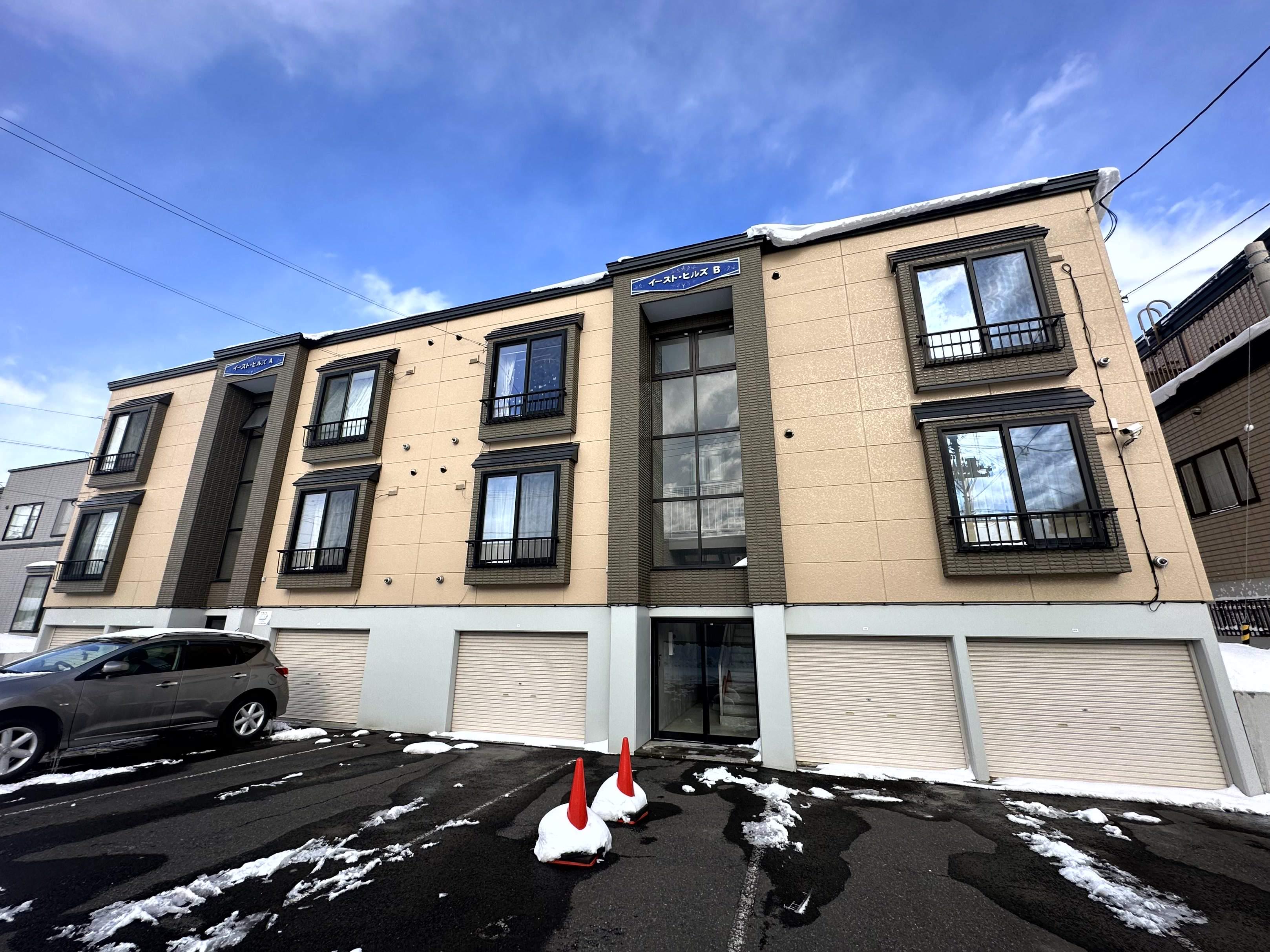 イーストヒルズB