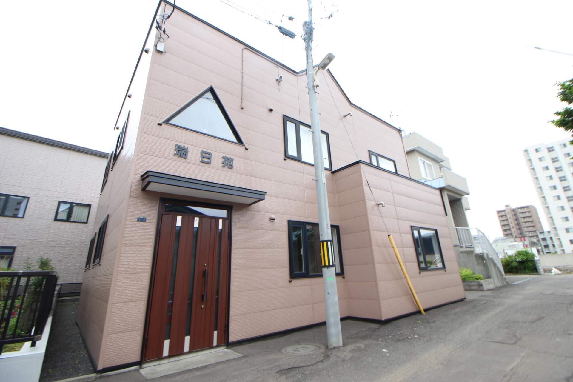 北海道札幌市東区北十四条東2丁目の建物