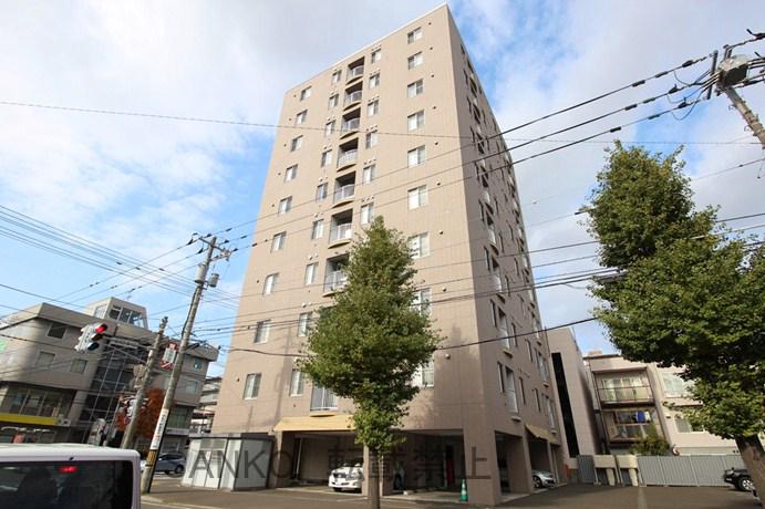 ロイヤルコート33