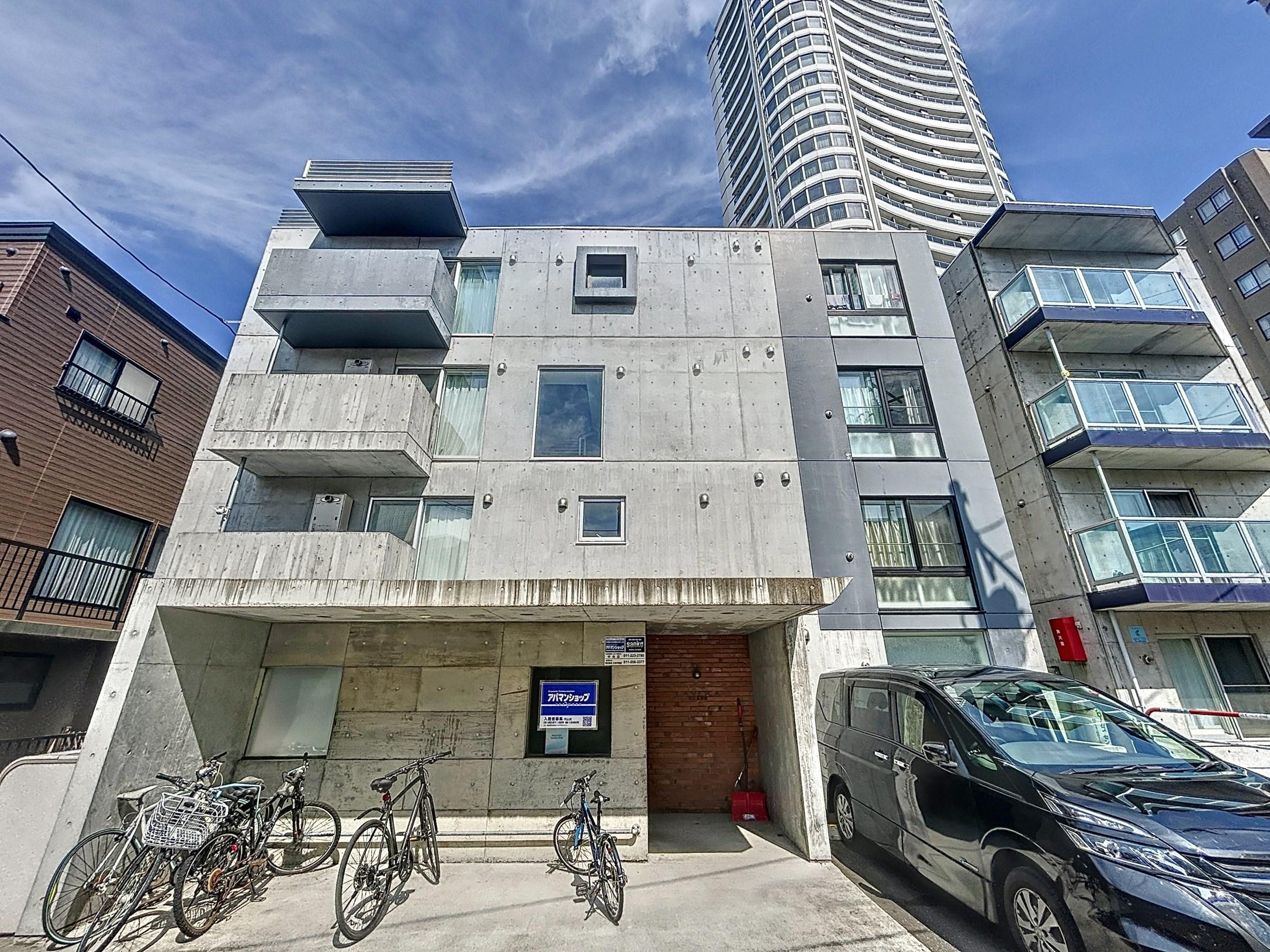 ラヴェーラ円山鳥居前