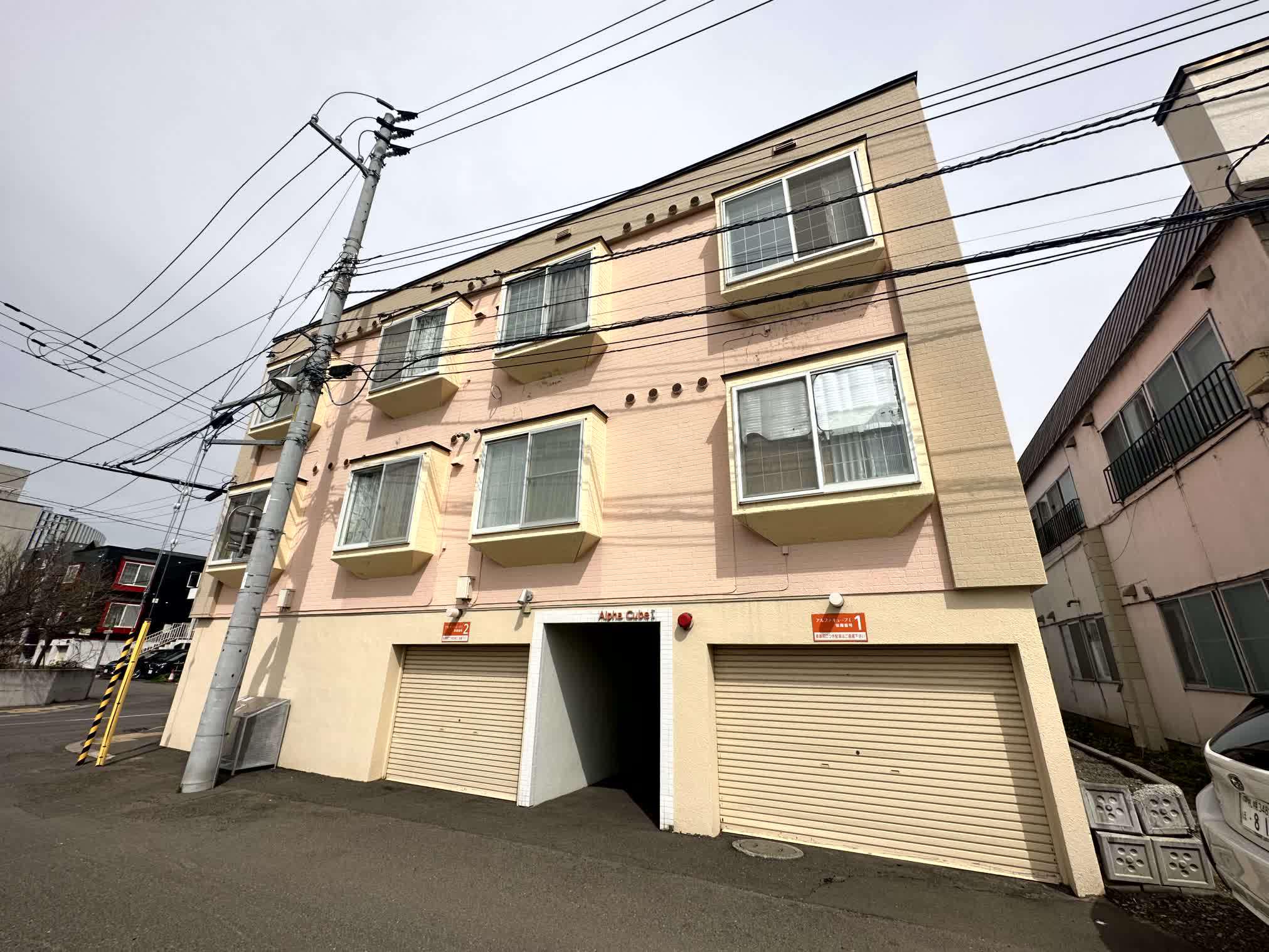 アルファキューブ1