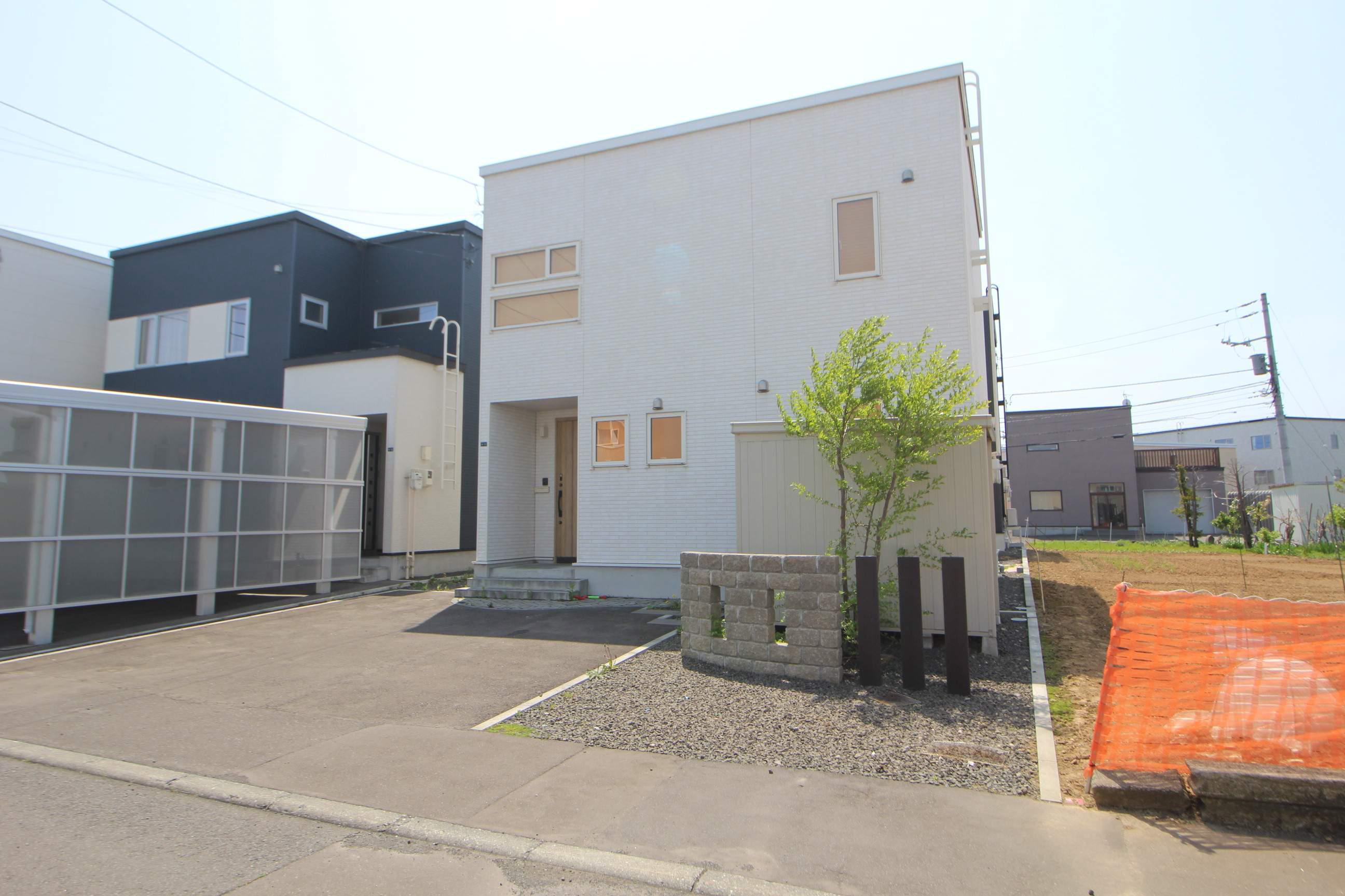 北海道札幌市東区 2階建 築8年