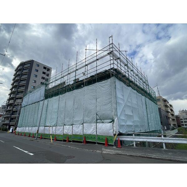 アルファスクエア宮の森3条