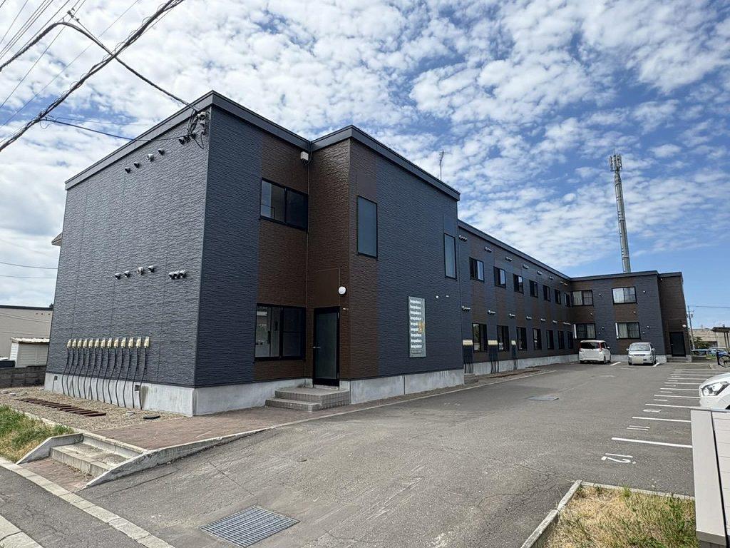 レオパレス モンマルトルの丘(1K/1階)