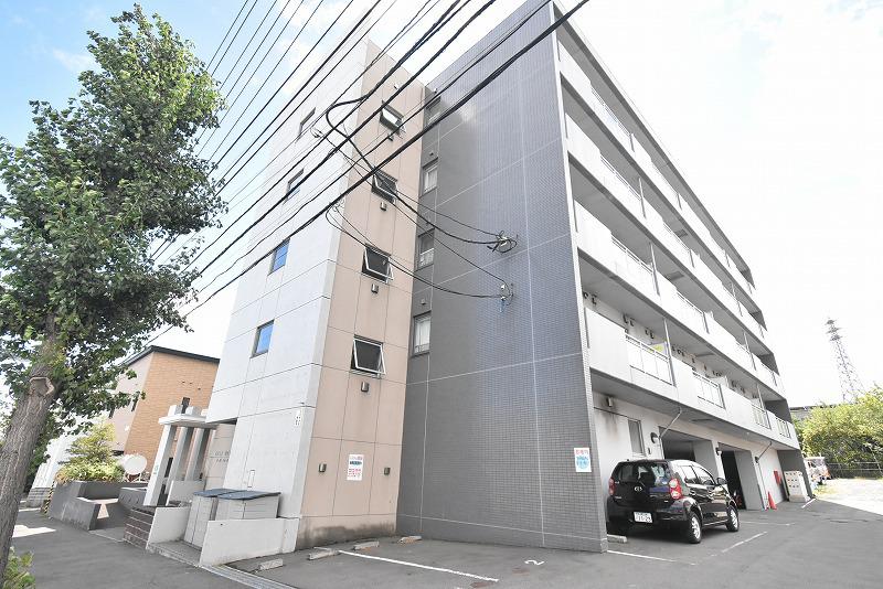 イーストウォール