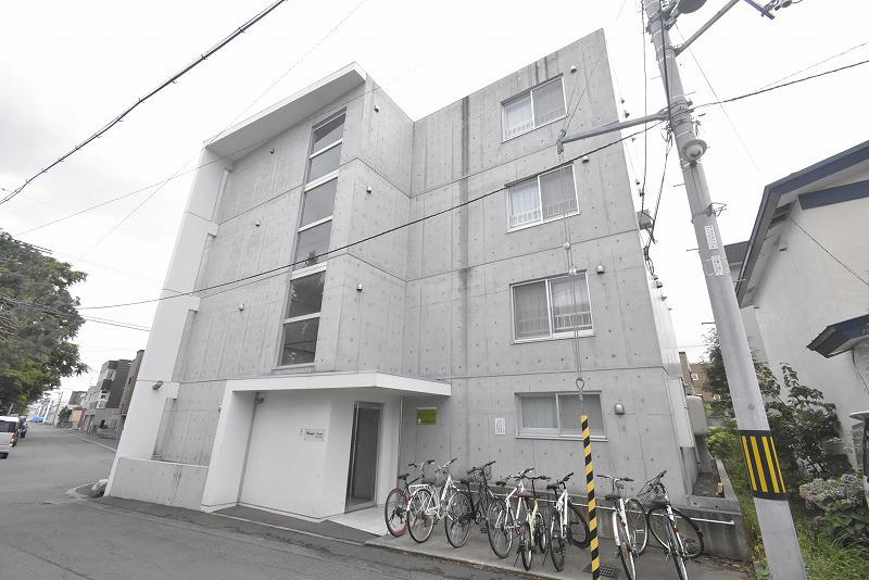 メニーズコート美園