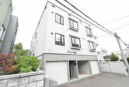 アークコート西岡Ⅲ(1DK/2階)