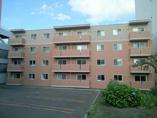 北海道札幌市豊平区月寒中央通9丁目の建物