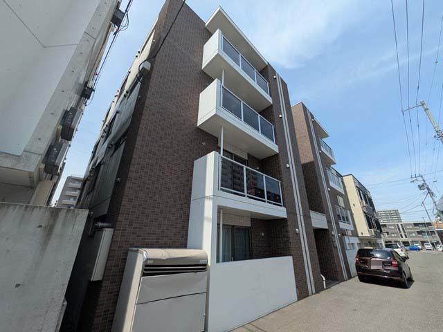 ラージヒル美園