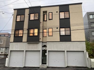 エミール平岡