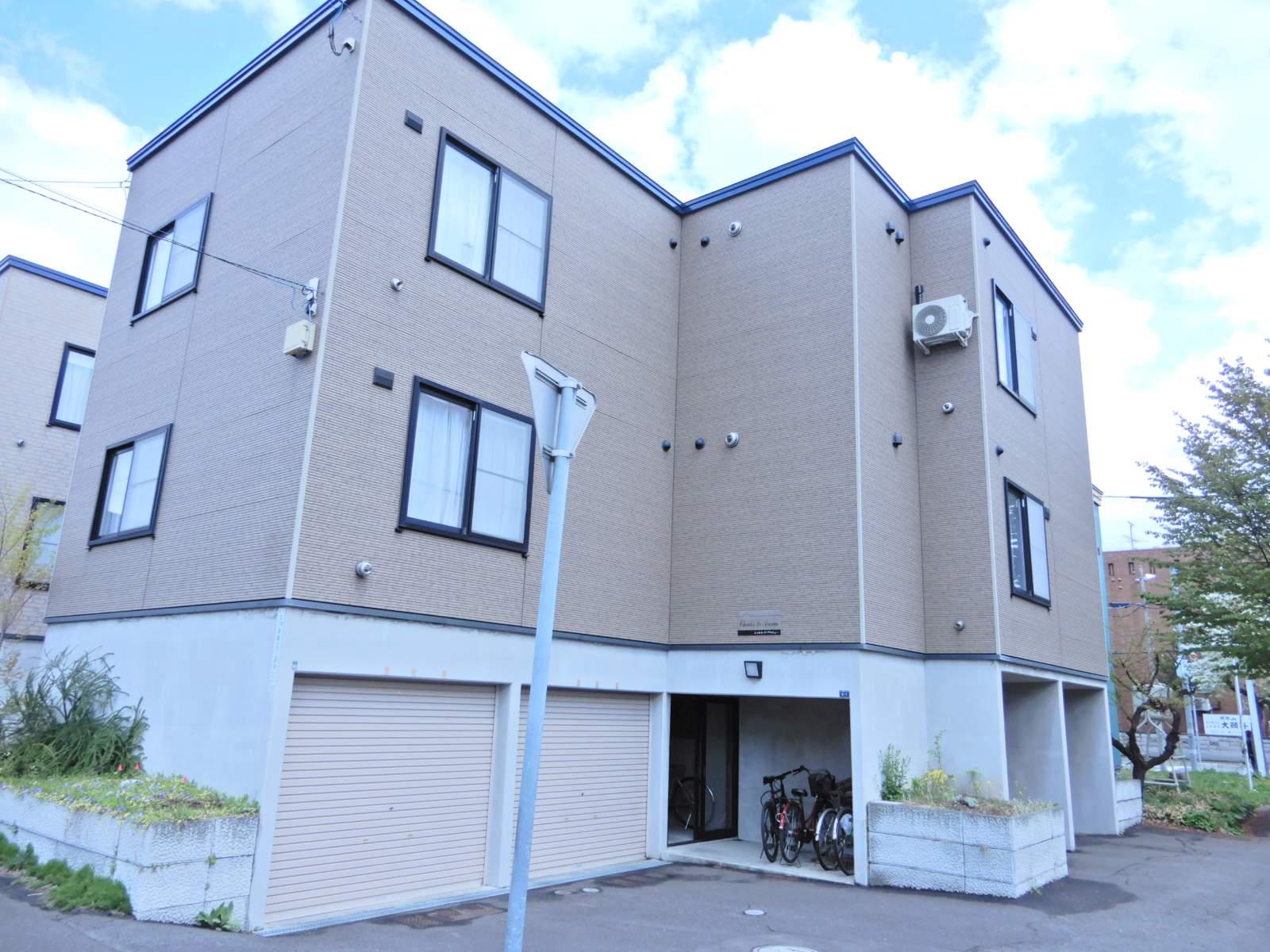 シャルルドアベニュー