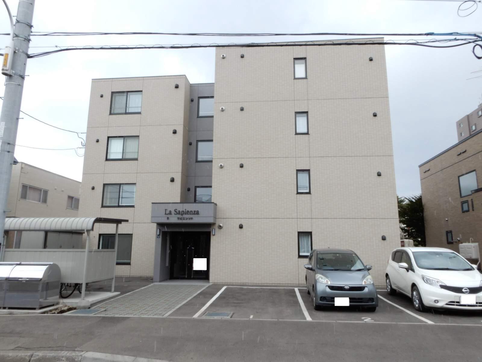 LA SAPIENZAラ サピエンツァ