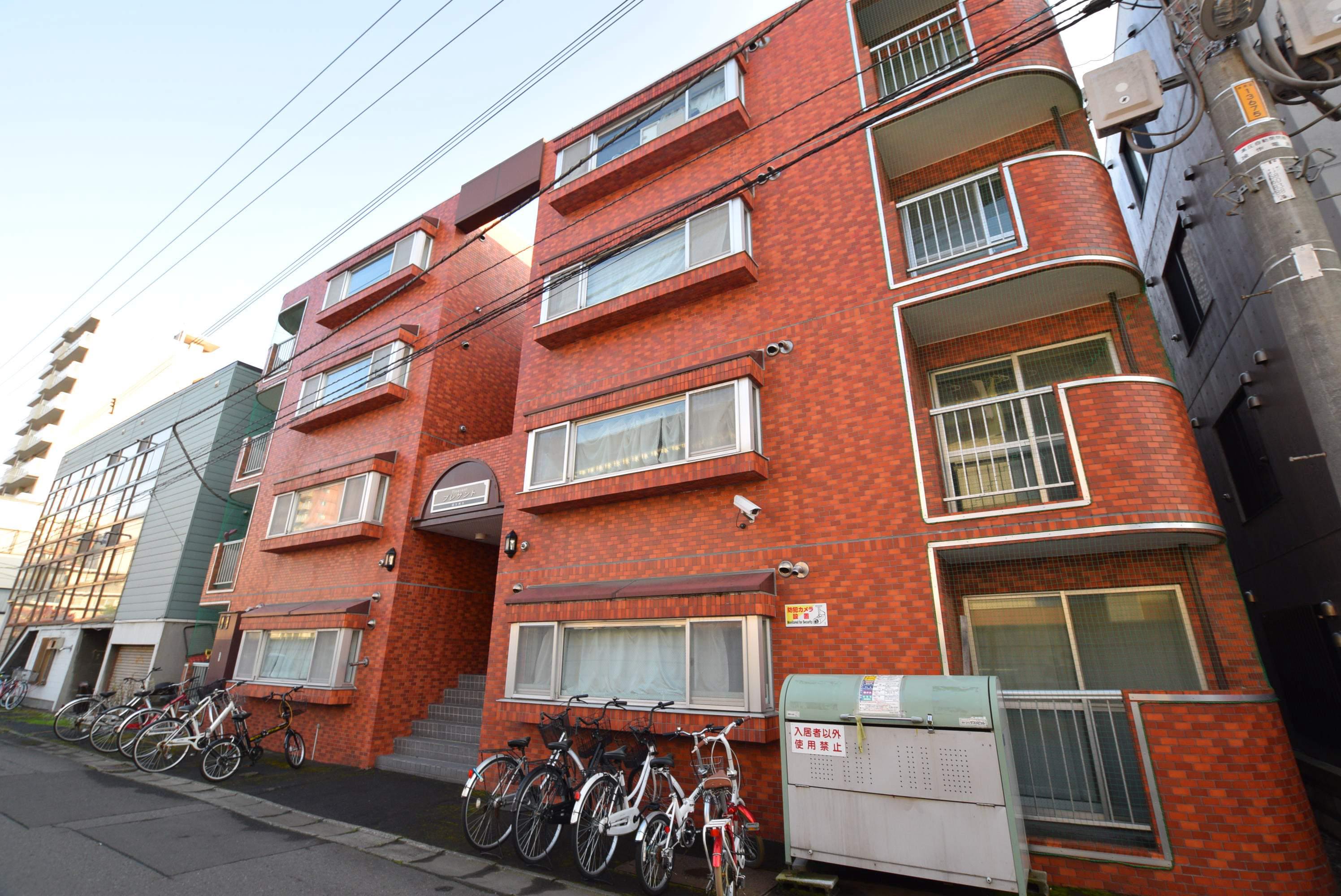 プレサント南8西8(1K/4階)