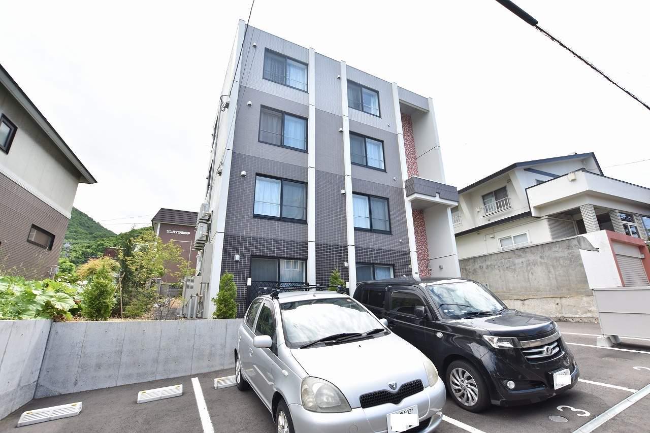 アルファ山の手