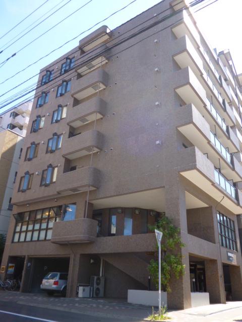 メゾンエクレーレ近代美術館