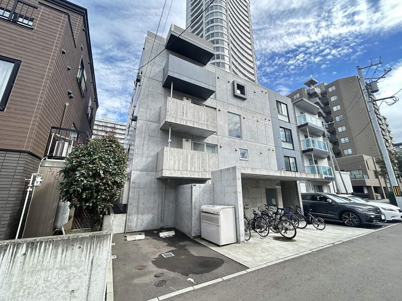 ラヴェーラ円山鳥居前