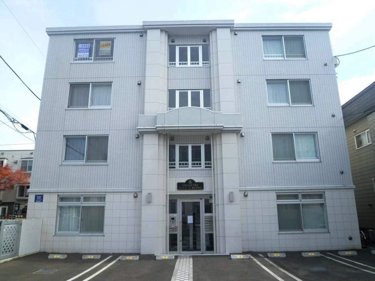 グランメール新道東駅西