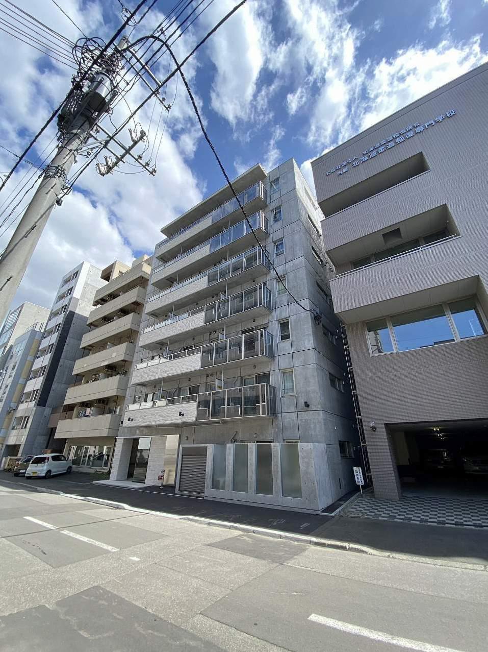 S-RESIDENCE近代美術館前