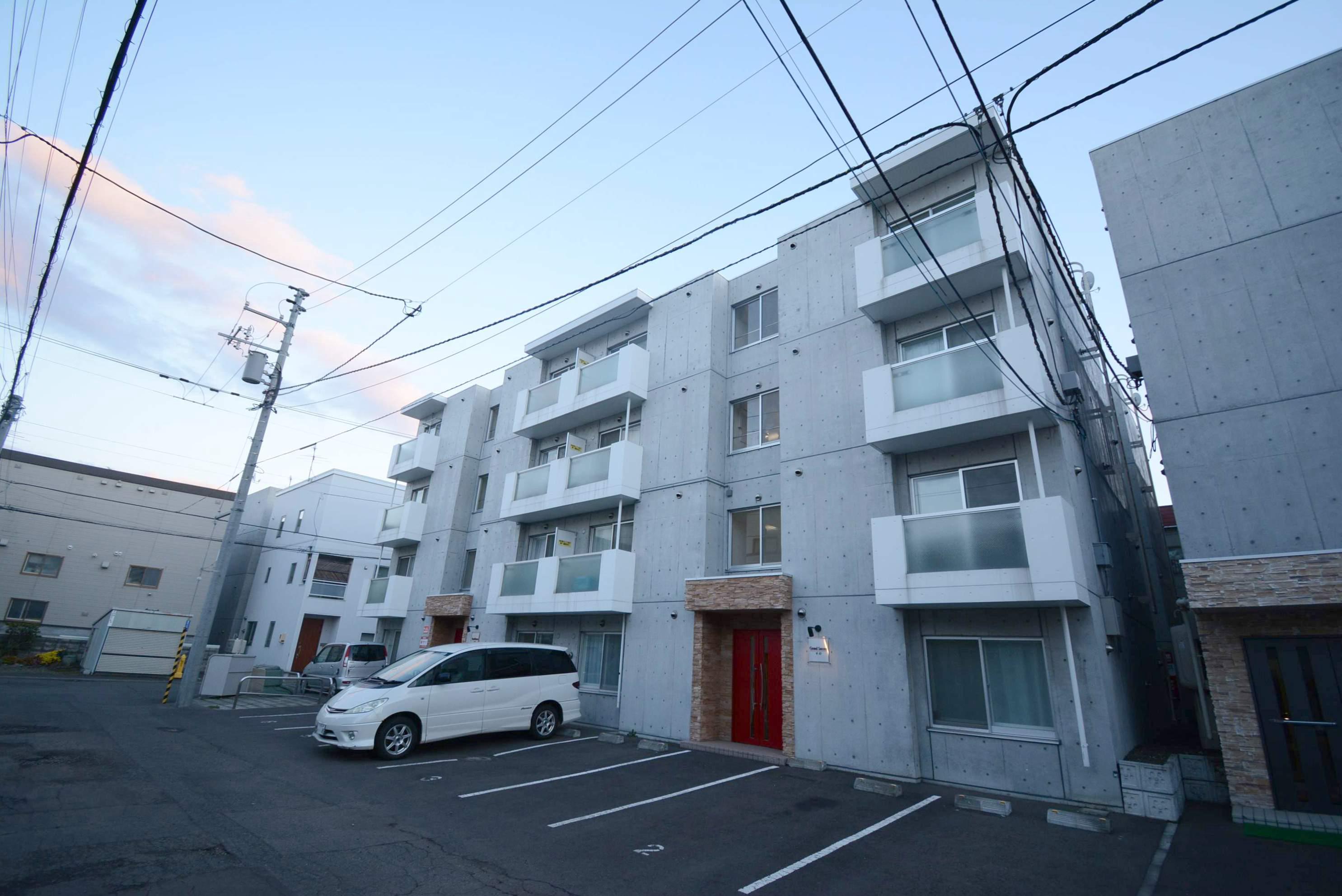 グランドサクセス平岸