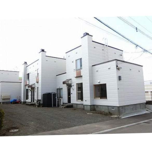 タウンハウス森 B