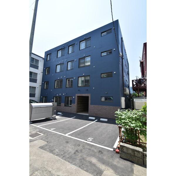 セフィーロ・ピラケシ