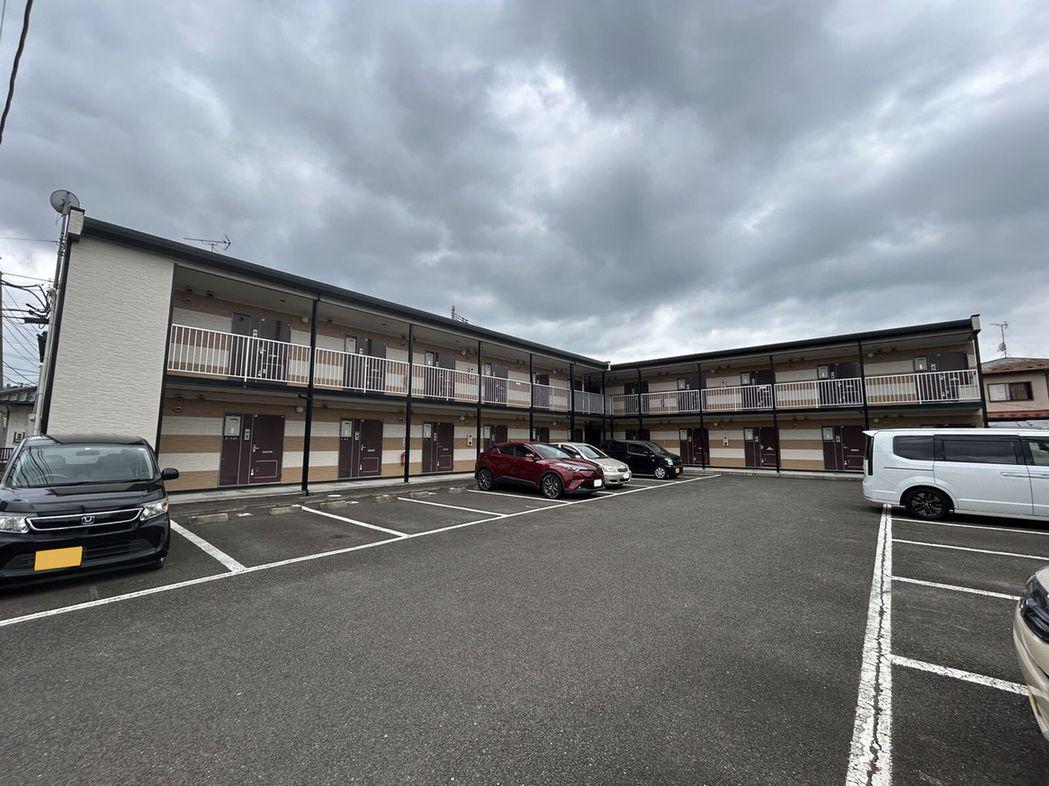 レオパレスウエストプラザ愛子